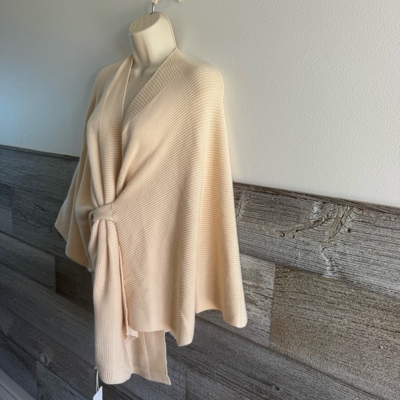 Puli Rib Knit Tie-Front Wrap – NWT Cream Shawl Cardigan Poncho Cape Sweater (P1) - Picture 2 of 8